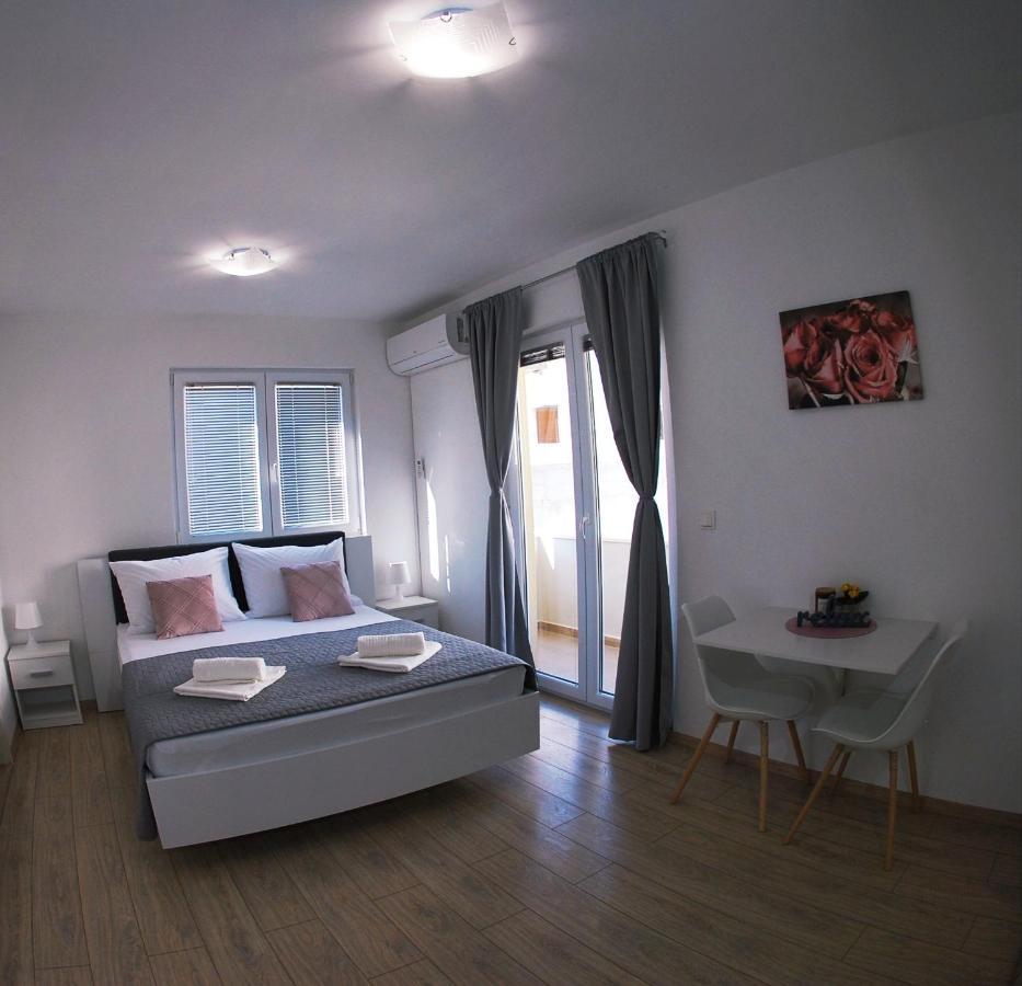 Apartmani Josipa Baska Voda Exterior photo